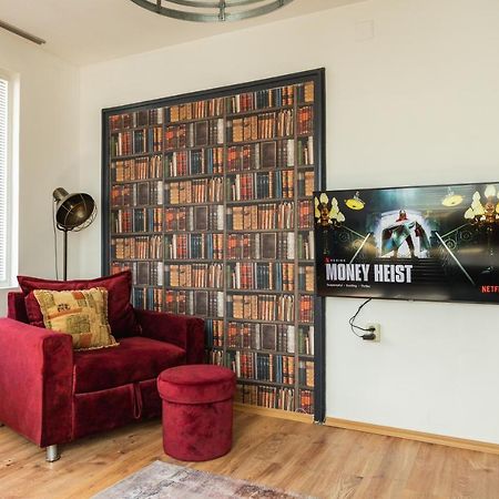 Ferienwohnung Urban Style In The Centre Warna Exterior foto