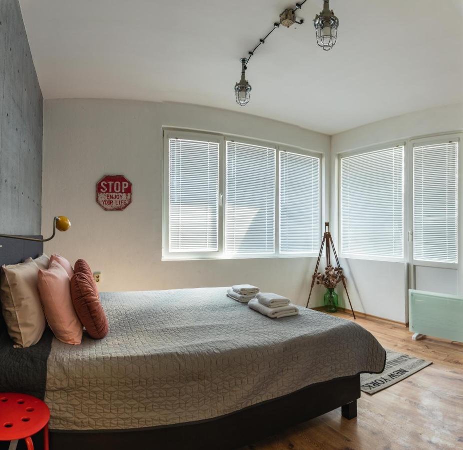 Ferienwohnung Urban Style In The Centre Warna Exterior foto